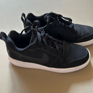 Black Nike Suede Tennis shoes